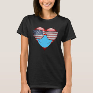 Herz in einer Maske amerikanische Flagge Sonnenbri T-Shirt