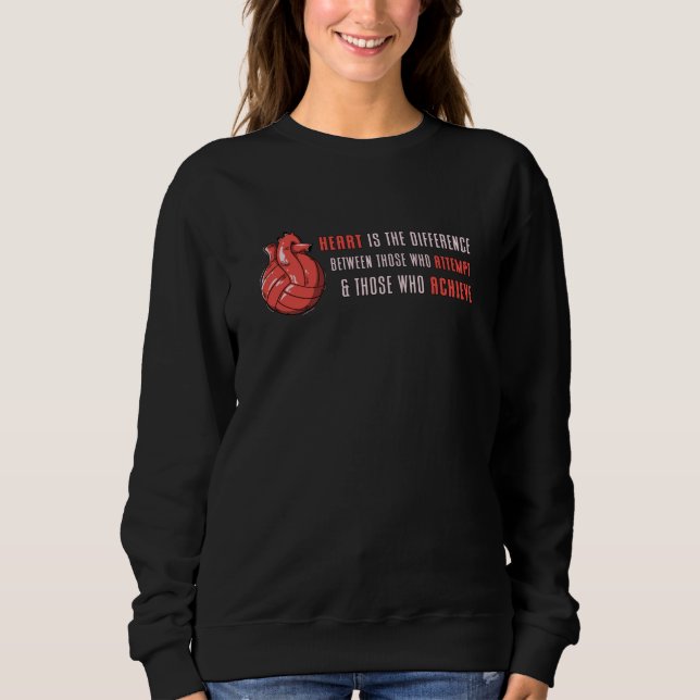 Herz ist der Different Beach Volleyball Player Sweatshirt (Vorderseite)