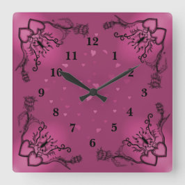 Herz mit Blume und Schmetterling im Tattoo-Stil Quadratische Wanduhr