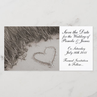 Herz Save the Date im Sand