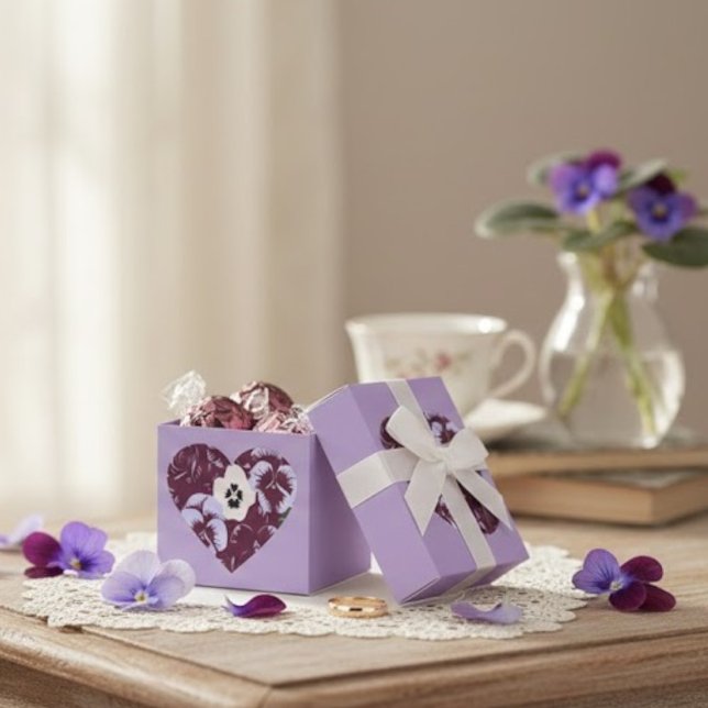 Herz-Schachtel mit Veilchen Geschenkschachtel (Von Creator hochgeladen)