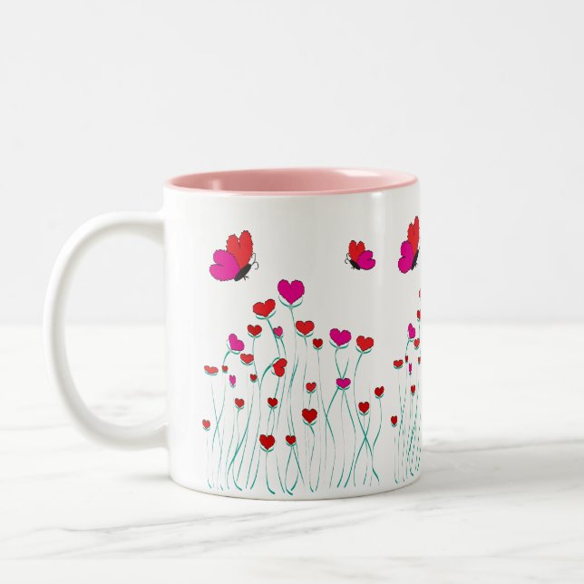 Herz und Schmetterlinge Valentinische Liebe Zweifarbige Tasse (Links)
