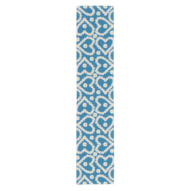 Herzförmige Daisy Chains auf blauem Tischläufer (Vorderseite)