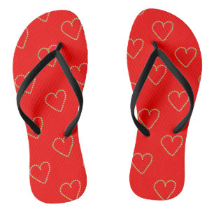 Herzförmige Herzen auf rot Flip Flops