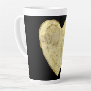 Herzförmige Kartoffelchip Milchtasse
