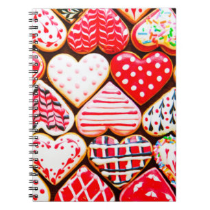 Herzförmige Kekse zum Valentinstag del Notizblock
