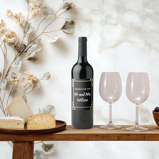 Herzgestreifte Blume auf der Black Gold Foil Hochz Weinetikett (Von Creator hochgeladen)