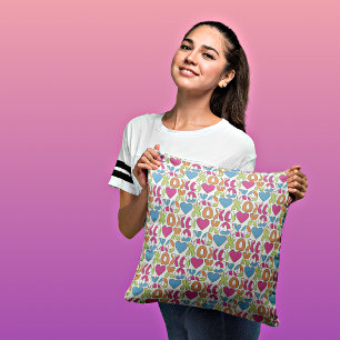 Herzklopfen mit dekorativem Wirbel Kissen