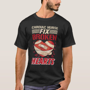 Herzkrankenschwester repariert gebrochene Herzen K T-Shirt
