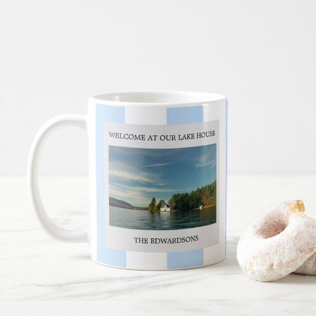 Herzlich willkommen bei Ihrem Foto Familienname Kaffeetasse (Mit Donut)