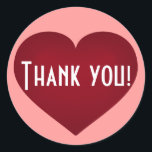 Herzlichen Dank Runder Aufkleber<br><div class="desc">Dieses benutzerdefinierte runde Etikett zeigt ein Krimsonherz mit der Phrase "Danke!" in einem scharfen, weißen Schriftart. Klicken Sie auf "Anpassen", um das Herz eines Krimsons zu vergrößern/neu zu positionieren, die Hintergrundfarbe zu ändern und/oder den Text zu ändern. Der Crimson-Herzklopfer funktioniert als feierliche Ergänzung zu Weinflaschen, Bonbons, Geschenktaschen oder anderen Gastgeschenken...</div>