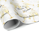 Herzlichen Glückwunsch an die Braut und die Groom  Geschenkpapier<br><div class="desc">Elegante Hochzeitsgeschenkwrap mit goldenen Herzen und Champagnergläsern auf weißem Damast-Hintergrund. Auch gut für Jubiläen. Ändern Sie die Wörter nach Ihren Wünschen. ✔ Hinweis: Nicht alle Vorlagenbereiche müssen geändert werden. 📌 Wenn Sie weitere Anpassungen benötigen, klicken Sie bitte auf den Button "Weitere Anpassungen vornehmen" oder "Design anpassen oder bearbeiten" und verwenden...</div>