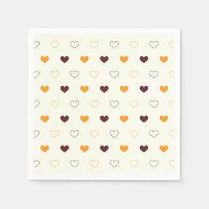 Herzmuster mit orangefarbenen und braunen Herzen Serviette