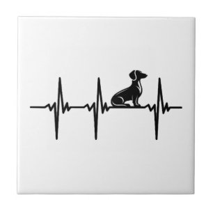 Herzschlag für treue Dachshund-Hunde Fliese