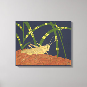 Heuschrecke im grünen Gras auf blauem Hintergrund Leinwanddruck