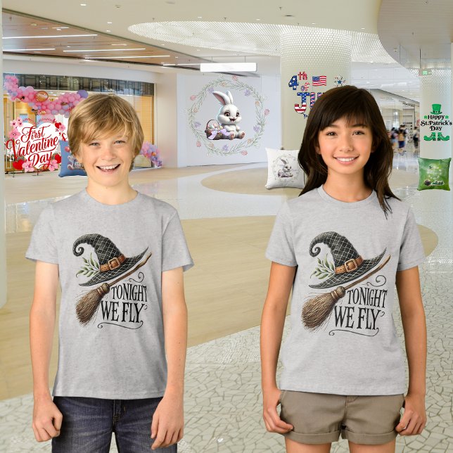 Heute Abend fliegen wir Halloween Tri-Blend Shirt (Von Creator hochgeladen)