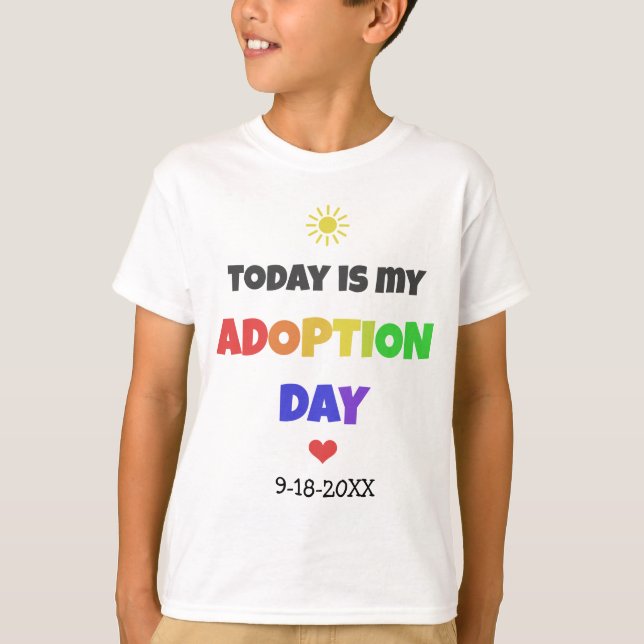 Heutiger Tag ist mein Adoptions-Tageshelles T-Shirt (Vorderseite)