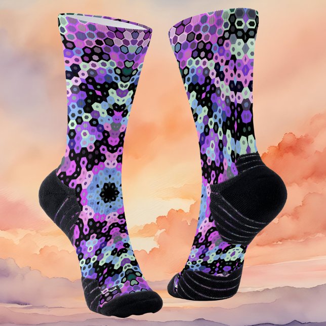 Hex Mandala Lila rosa und blau Socken (Purple Pink and Blue Hexagon Mandala Socks By Wormhole Orbital)