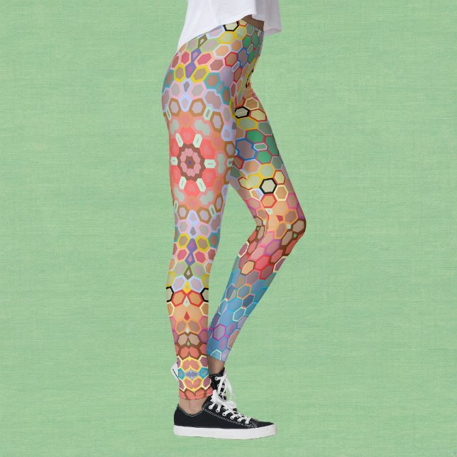 Hex Mandala Regenbogen Leggings (Rainbow Hexagon Mandala Leggings by Wormhole Orbital)