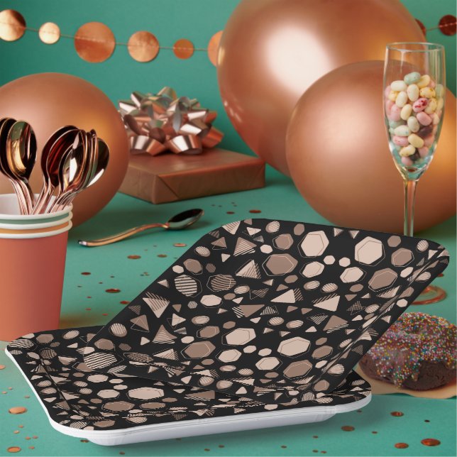 Hexagon & Triangle Pink & Brown auf schwarzem Must Pappteller (Multi)