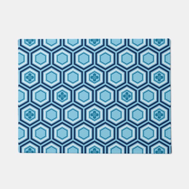Hexagonal Kimono Print, Navy und Light Blue Fußmatte (Vorderseite)