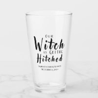 Hexe bekommt heftiges Halloween-Party Bier