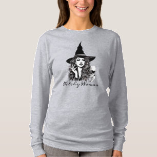 Hexe Frau, Schwarze Elegante Hexe mit Wein T-Shirt