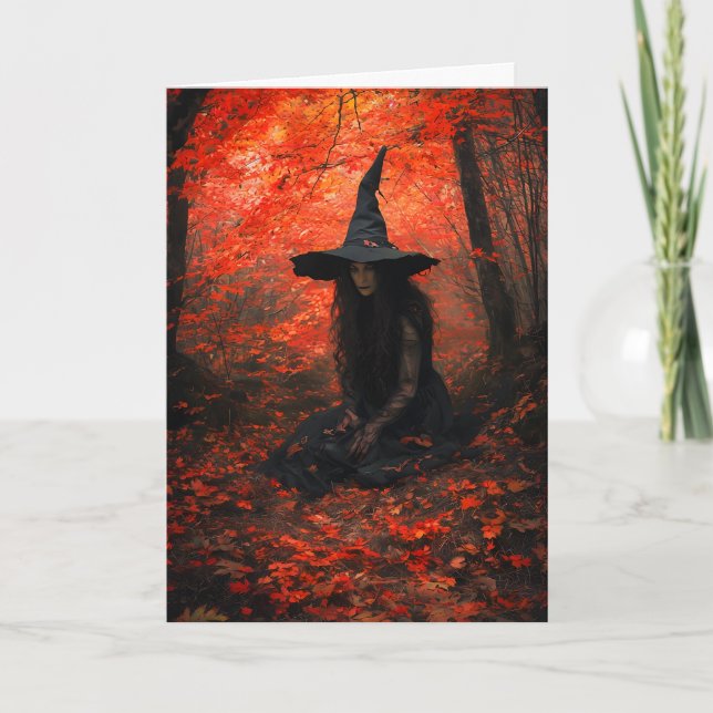 Hexe in einem Krimsonwald Halloween Feiertagskarte (Vorderseite)
