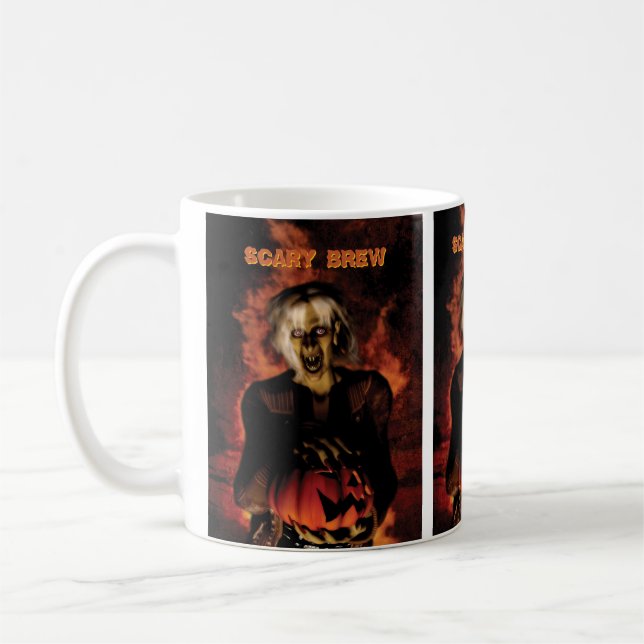 Hexe mit Kürbis gewischt. Halloween Kaffeetasse (Links)