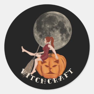 Hexe und Kürbis. Hexerei zu Halloween Runder Aufkleber