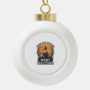 Hexe Waltzend Halloween Vintage Gravur Design_ Keramik Kugel-Ornament