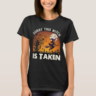 Hexe wird Besen Baum Friedhof Halloween_1 T-Shirt