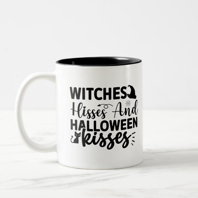 Hexen Hisses und Halloween Kisses Zweifarbige Tasse (Links)