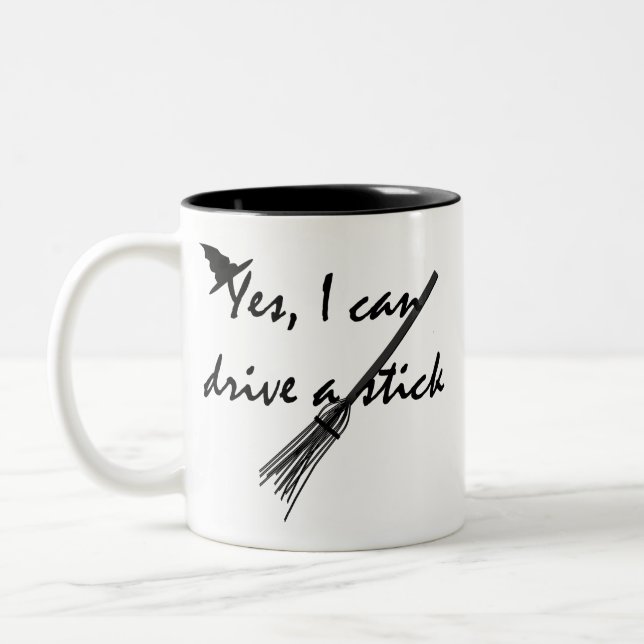Hexenfahrt ein Stick Funny Halloween Tasse (Links)