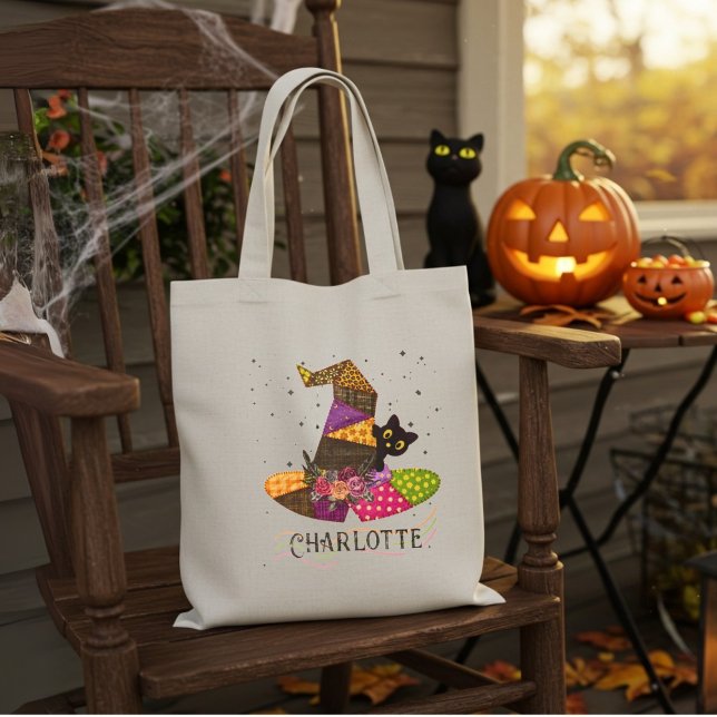 Hexenhut-Patch-Quilt-Halloween-Name Tragetasche (Trendy Patchwork Witch With Black Cat Friend. Easy personalize name.)