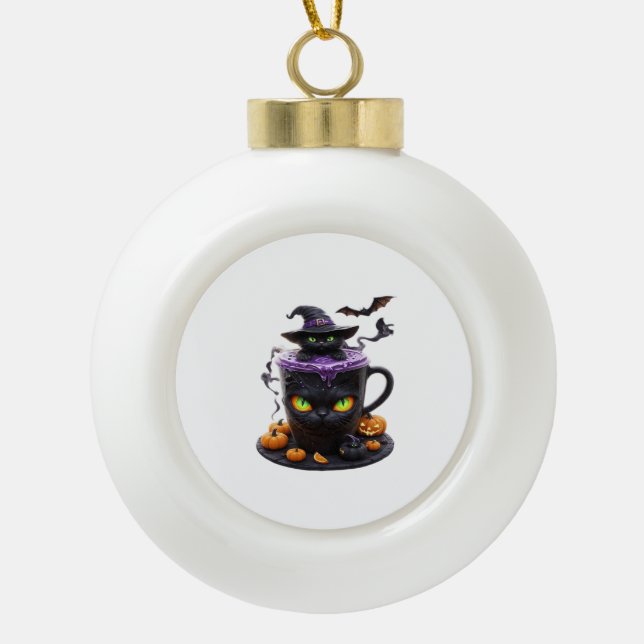 Hexenkatze Halloween Latte - Niedlicher, cremiger  Keramik Kugel-Ornament (Vorderseite)