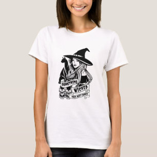 Hexenkatze und Schädel geheftet T-Shirt