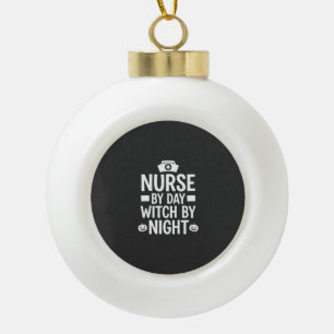 Hexenkrankenschwester Halloween Vektor Design_1 Keramik Kugel-Ornament