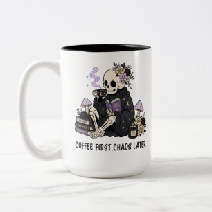 Hexenmeister-Skelett Kaffee zuerst, Chaos später G Zweifarbige Tasse