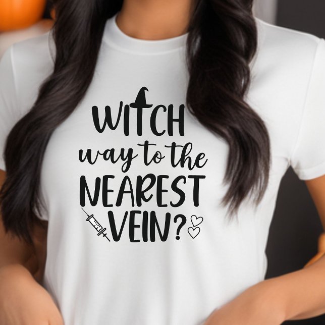 Hexenmeister zur nächstgelegenen Halloween-Kranken Tri-Blend Shirt (Witch Way To The Nearest Vein Funny Halloween Nurse Shirt)