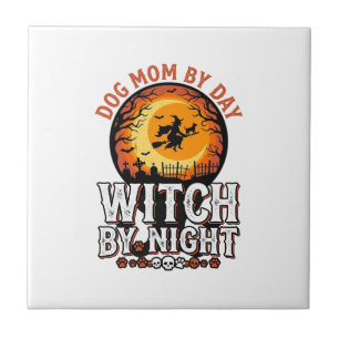 Hexenmutter Hund bei Nacht Vintage Halloween-Shirt Fliese
