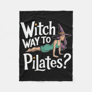 Hexenweg zum Pilates Lustiges Halloween Pilates Yo Fleecedecke