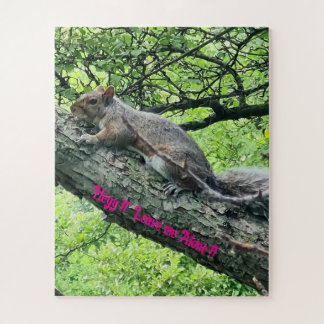 Hey! Lass mich in Ruhe! Verärgertes Eichhörnchen  Puzzle