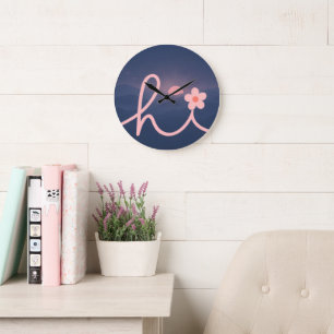 "hi" Schrift Berg Sonnenuntergang Design Große Wanduhr