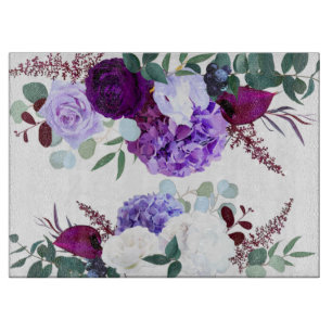 Hibiskus auf Weiß Schneidebrett