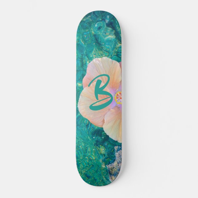 Hibiskus-Blume auf Türkiswasser 8,5" Skateboard (Vorderseite)