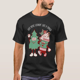 Hier draußen aussehend wie ein Snack Weihnachtsbau T-Shirt