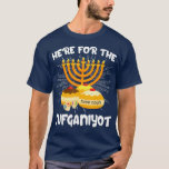 Hier für Sufganiyot Funny Chanukah Hanukkah T-Shirt<br><div class="desc">Hier für das Sufganiyot Funny Chanukah Hanukkah. Karo unseren Geburtstag mit Shirt für das Beste in einzigartigen oder maßgeschneiderten,  handgefertigten Stücken aus unseren Geschäften.</div>