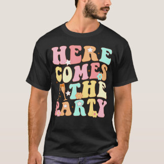 Hier kommt das Party Bride Groovy Bachelorette Mat T-Shirt