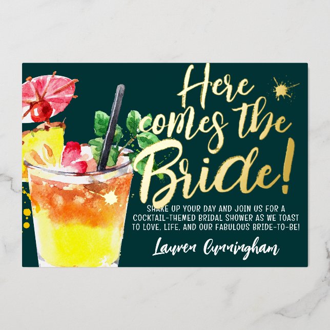 Hier kommt der Bride Fun Cocktail Save the Date Folieneinladung (Vorderseite)